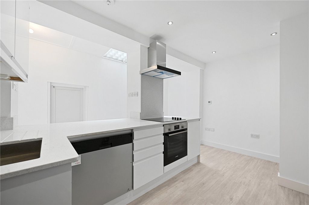 Property photo 2 of 11 Picture No. 05