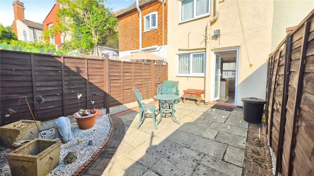 Property photo 2 of 9 Picture No. 62