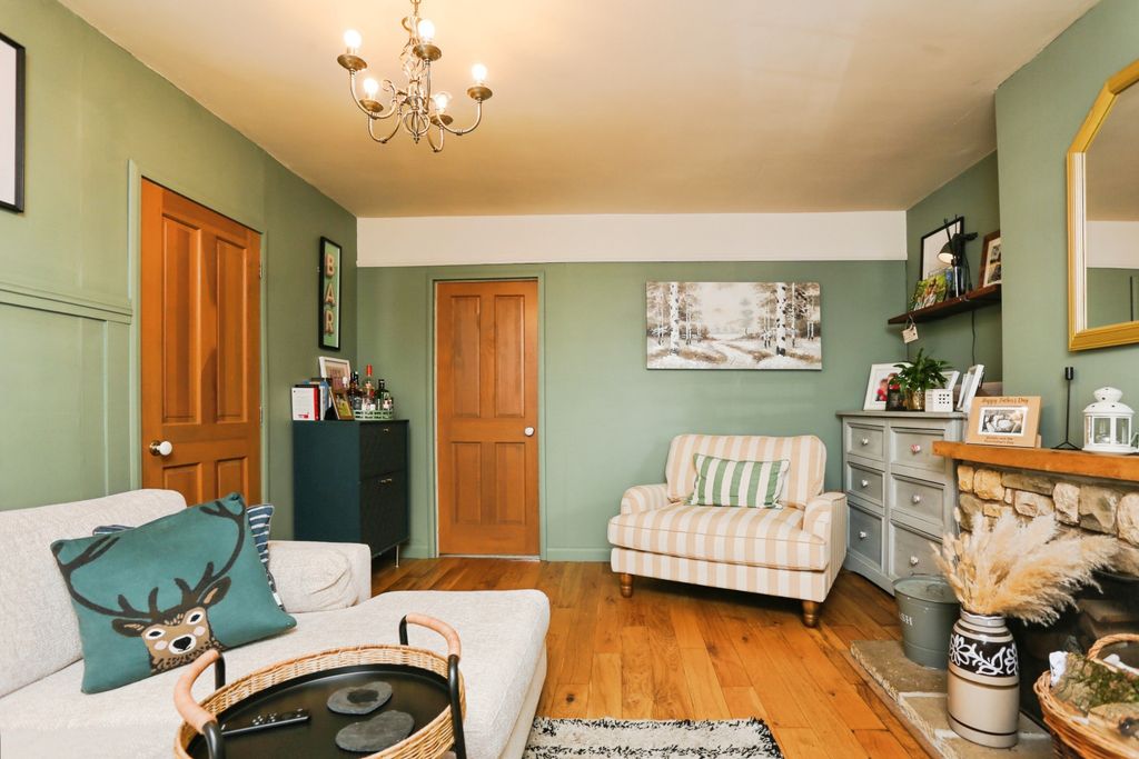 Property photo 3 of 20 P09c1105