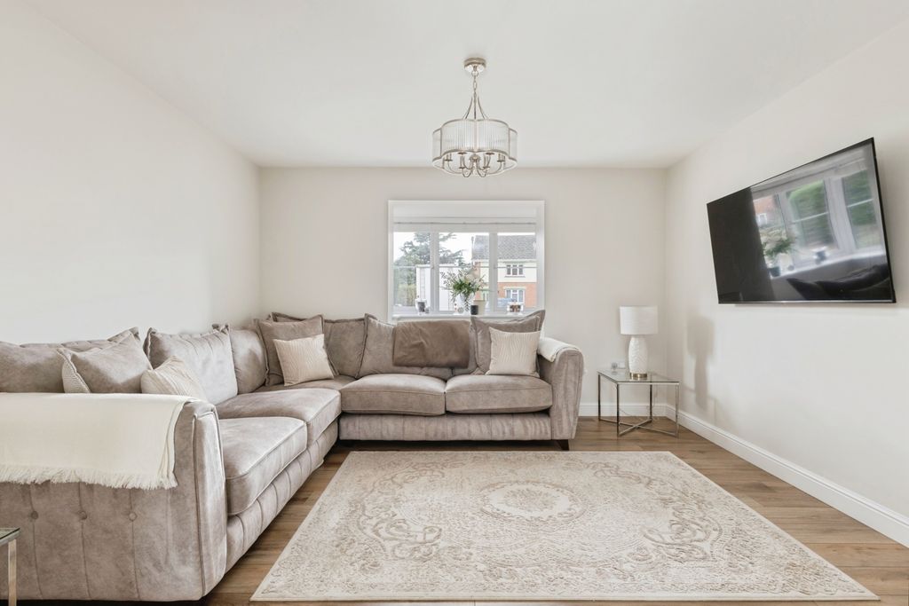 Property photo 3 of 20 Pbox-Img.Jpg