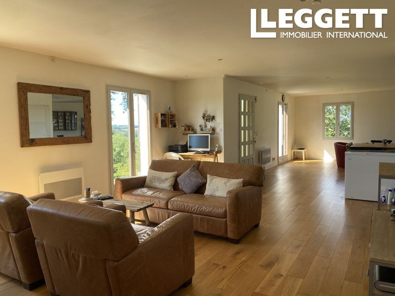 Property photo 3 of 10