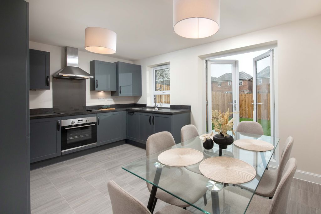 Property photo 2 of 5 Queens Court Furniture Pack Kitchen