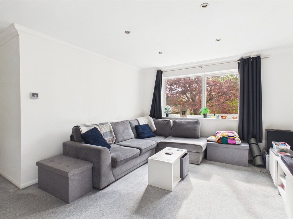 Property photo 2 of 14 Living Room