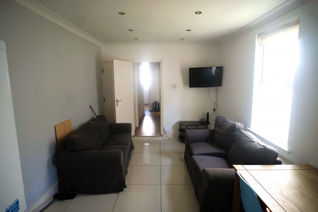 Property photo 3 of 9 Living Area