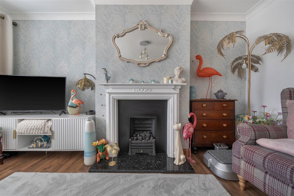 Property photo 3 of 17 1434993-16-69c2E24131Fa5.Jpg