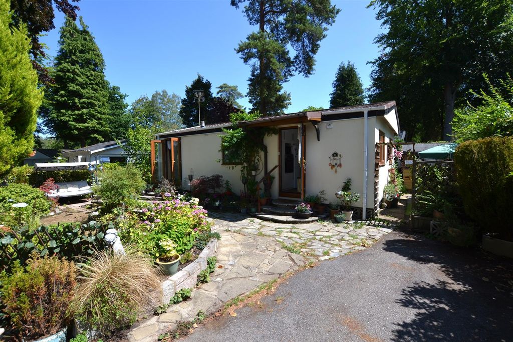 Property photo 1 of 14 Front.Jpg