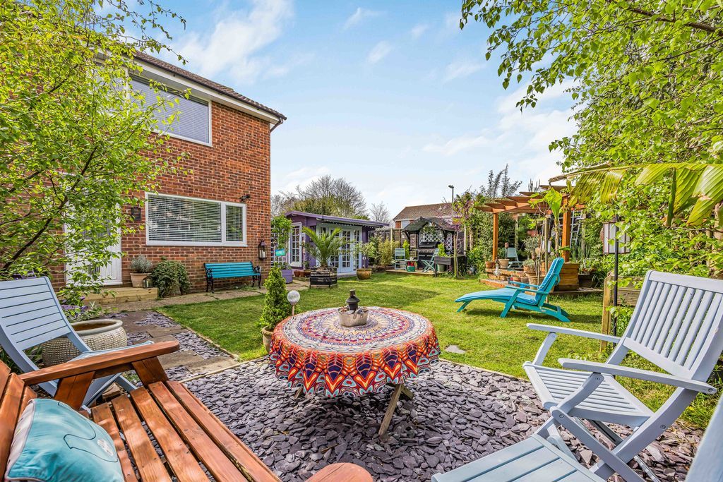 Property photo 2 of 16 Photo 3