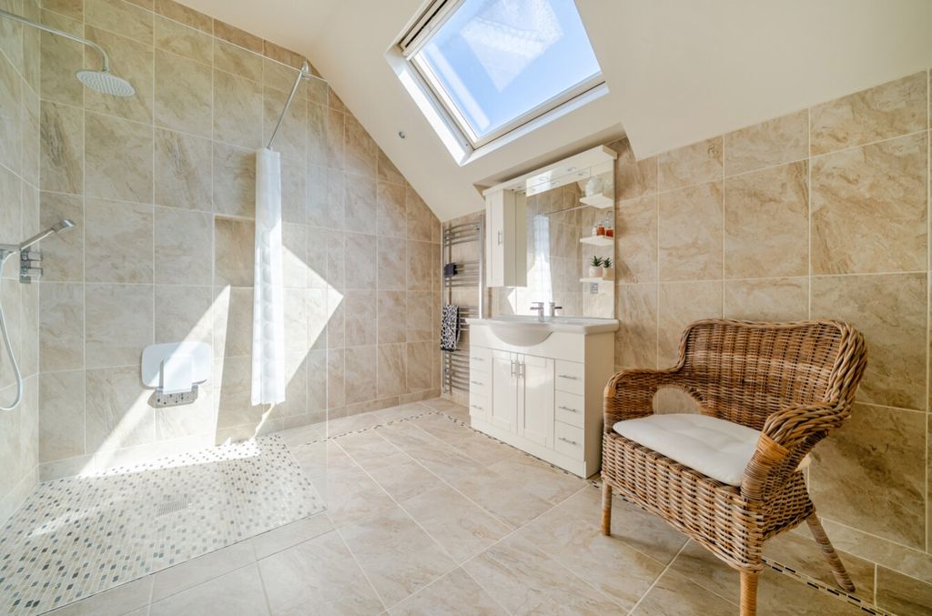 Additional image 22 of 5 bed bungalow for saleAylesby, Grimsby, Lincolnshire DN37