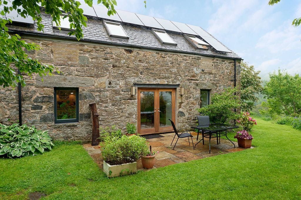 Property photo 3 of 40