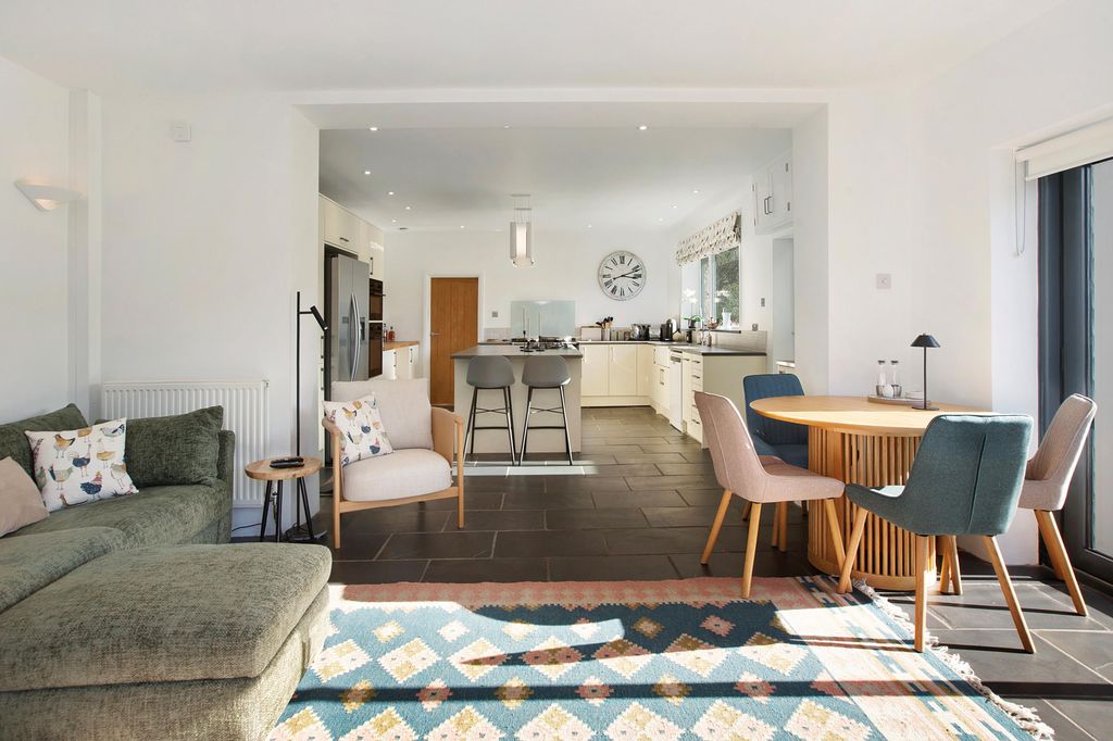 Property photo 3 of 26 Image