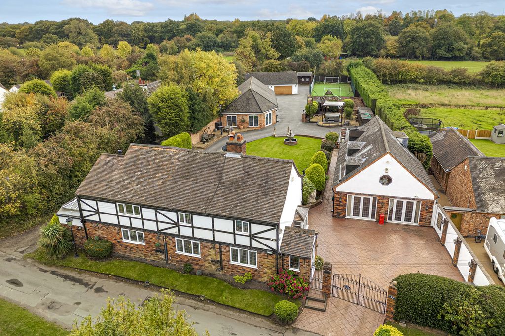 Property photo 1 of 31