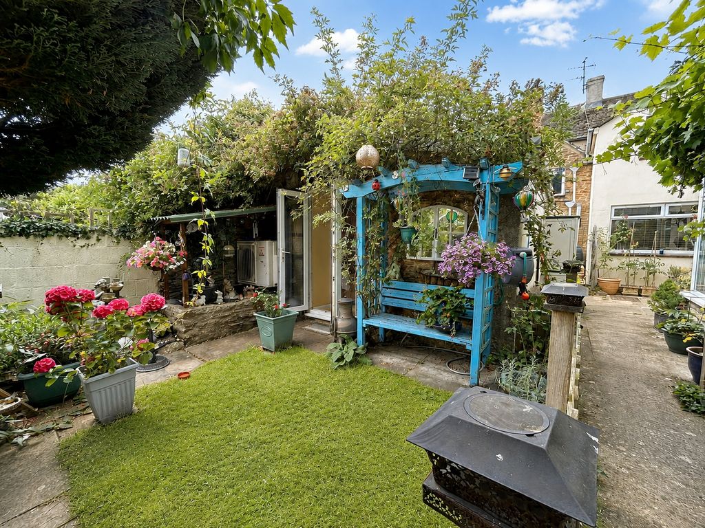Property photo 2 of 14 Garden