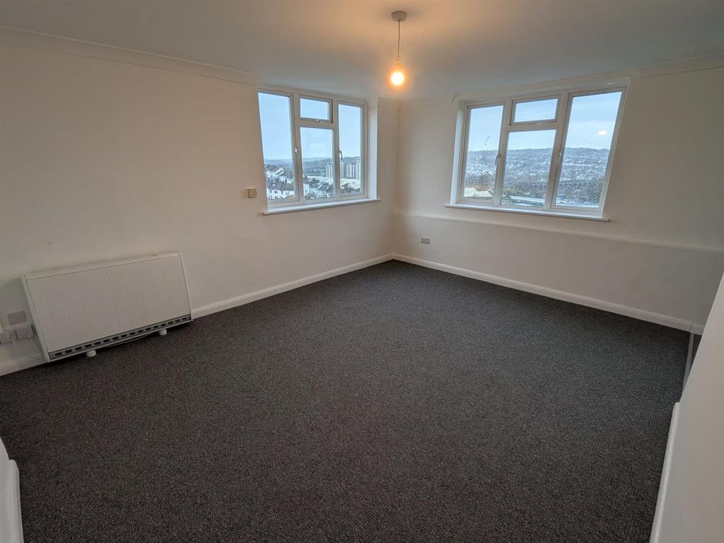 Property photo 3 of 7 Img-20251114-Wa0007.Jpg