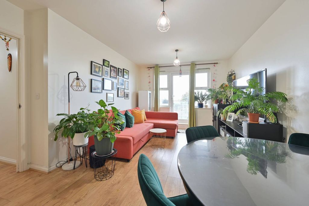 Property photo 3 of 13