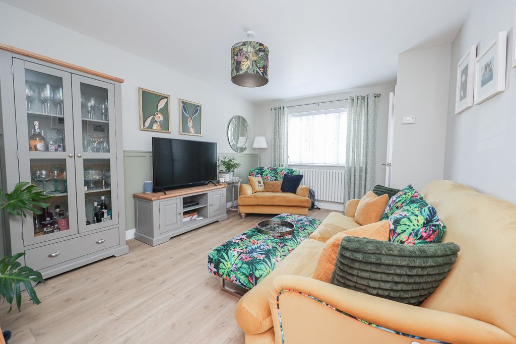 Property photo 3 of 23 4269632