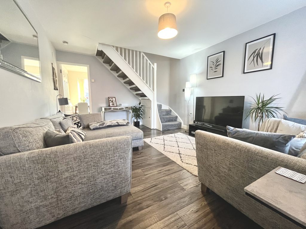 Property photo 2 of 14 Lounge