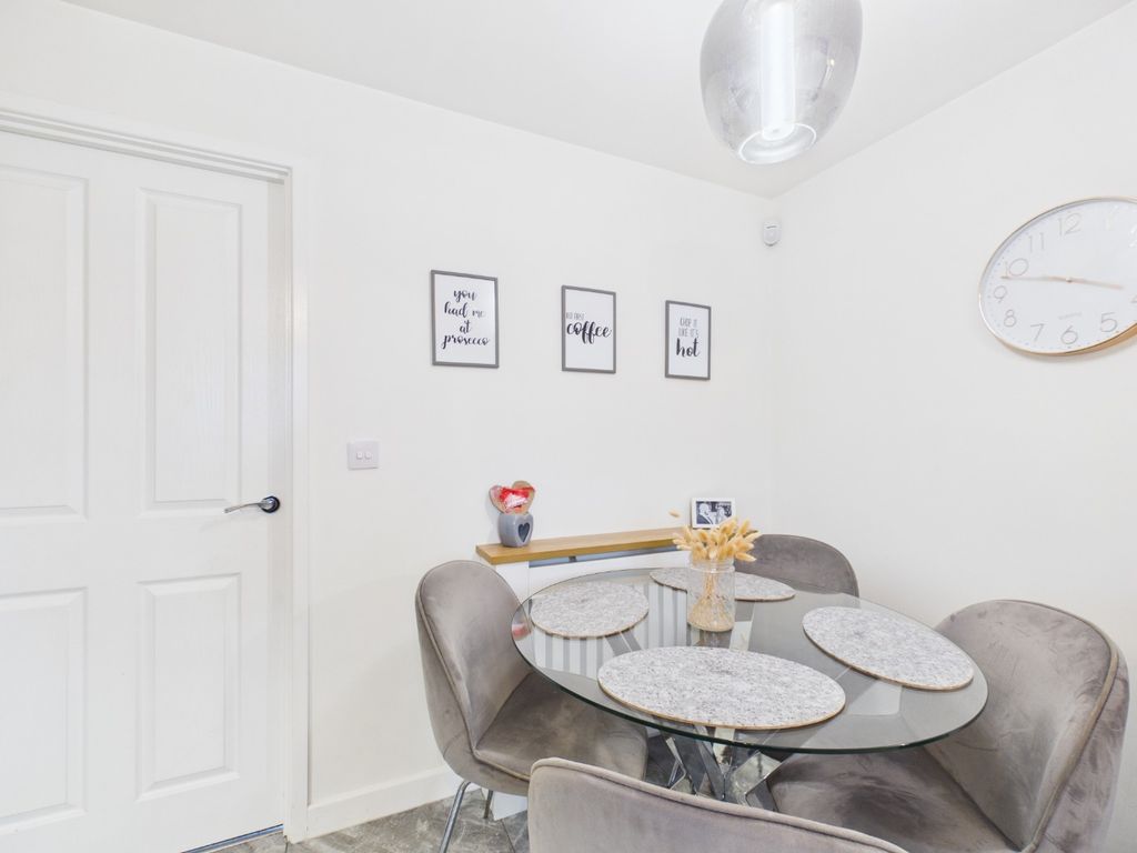 Property photo 3 of 18 4951925