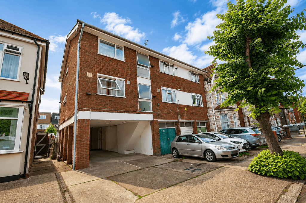 Property photo 1 of 10 Talbot Road, Wembley, Middlesex Ha0