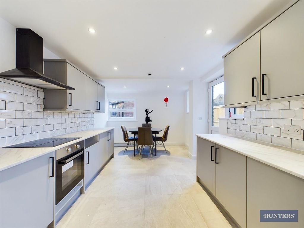 Property photo 2 of 6 3Hkyi8Pnm0Qyakdwnncr7A.Jpg