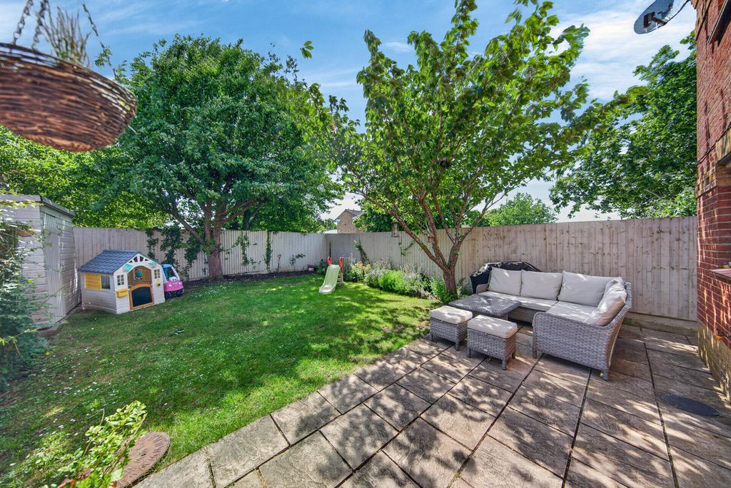 Property photo 2 of 18 Rear Garden