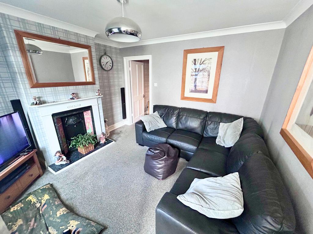 Property photo 2 of 12 Living Room