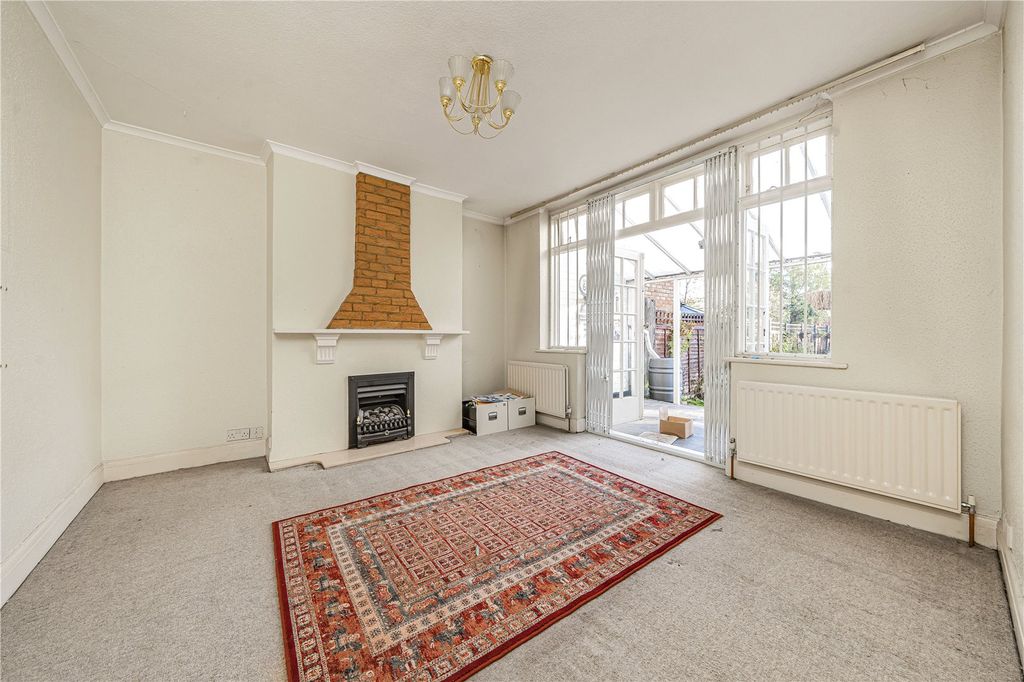 Property photo 3 of 12 Picture 3