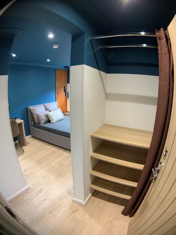 Property photo 2 of 6 Bedroom