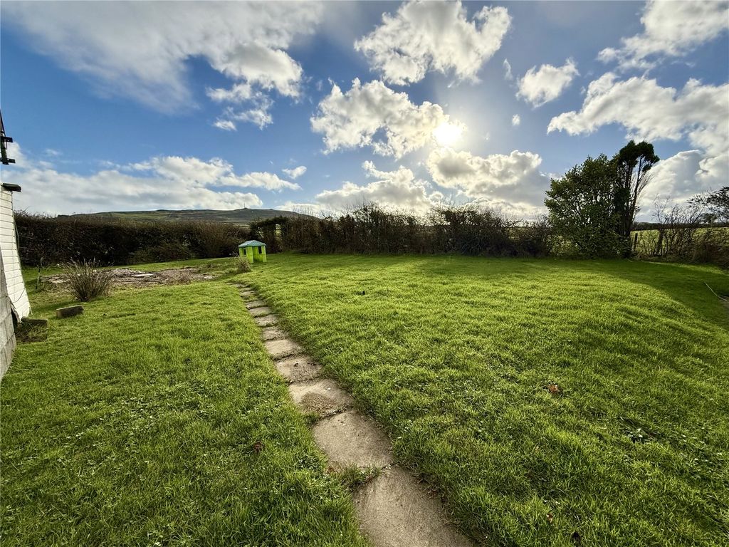 Property photo 2 of 23 Picture No. 11