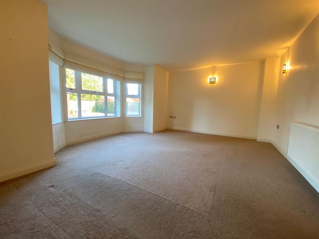 Property photo 3 of 14 Lounge.Jpg