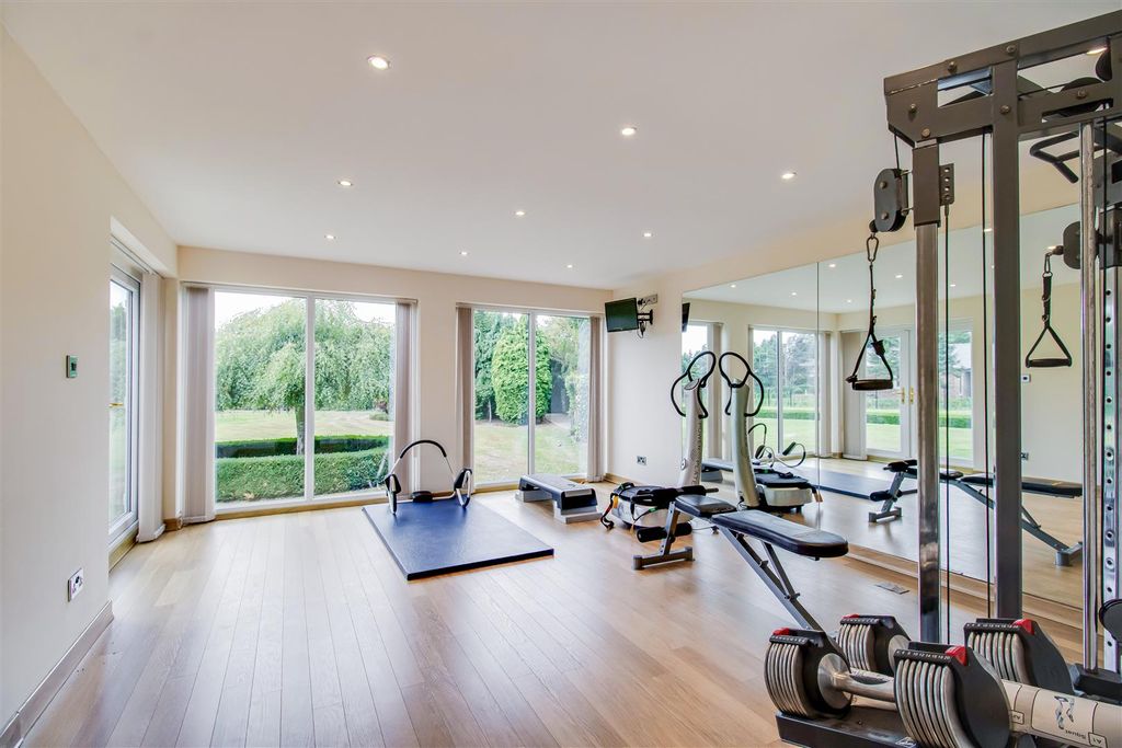 Property photo 3 of 37