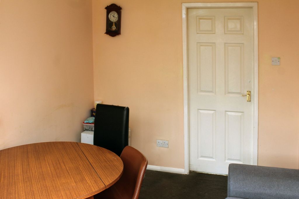 Property photo 3 of 9 Photo 3