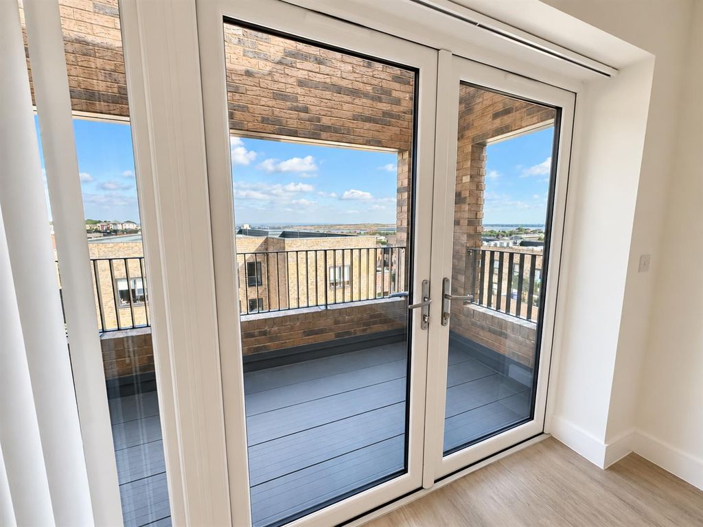 Property photo 2 of 7 Balcony.Png