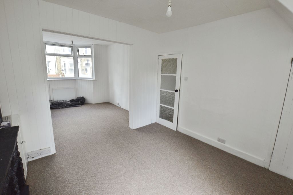 Property photo 2 of 17 Pbox-Img.Jpg