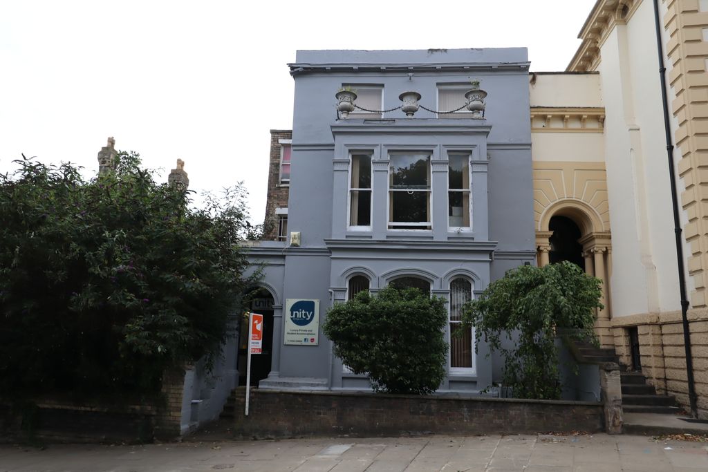 Property photo 1 of 5