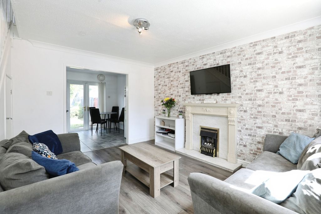 Property photo 2 of 18 Pbox-Img.Jpg