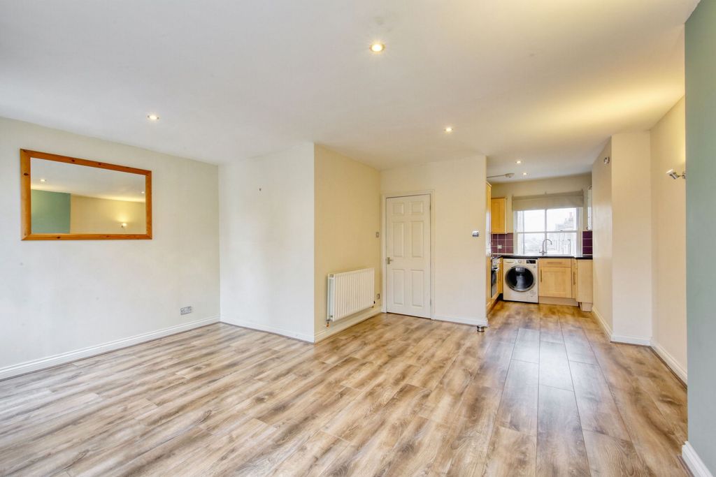 Property photo 2 of 8 Photo 2