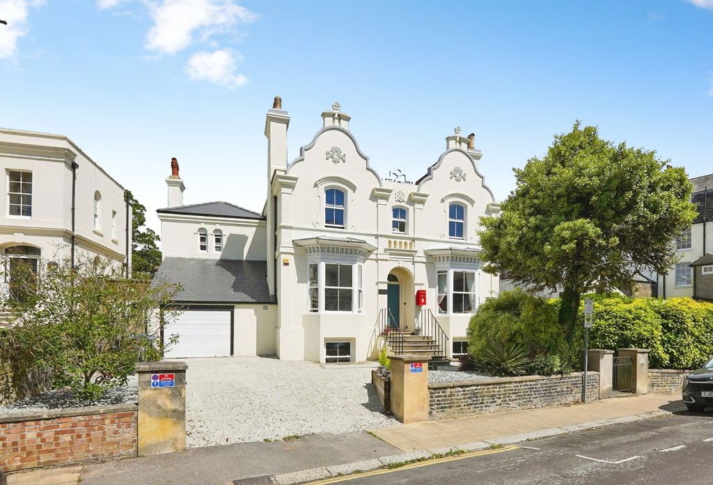 Property photo 1 of 19 Pbox-Img.Jpg