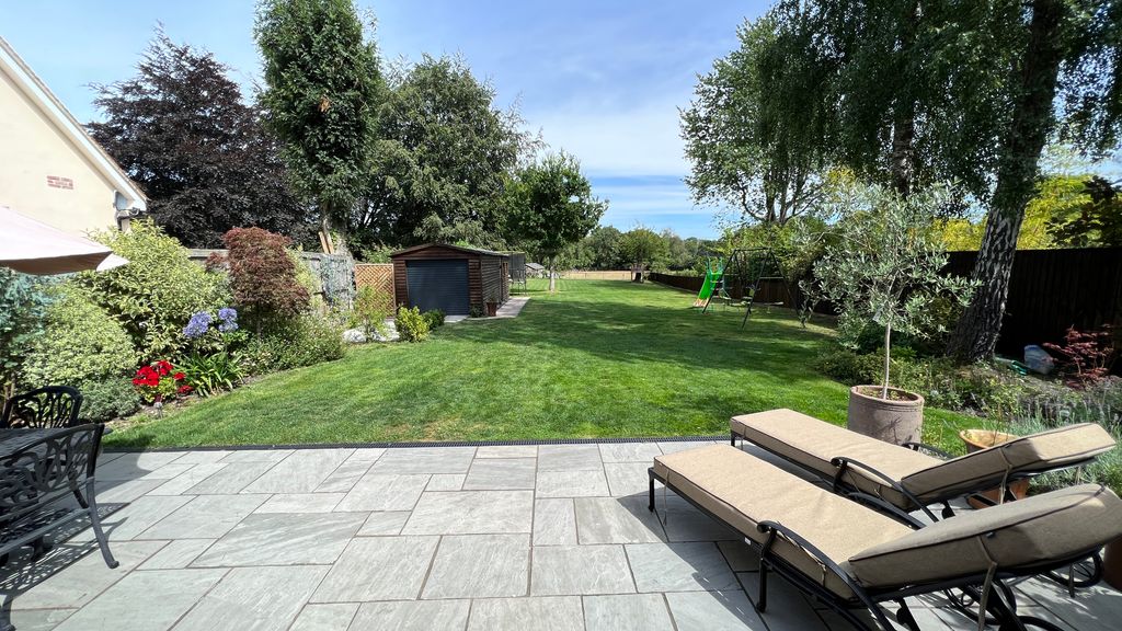 Property photo 2 of 17