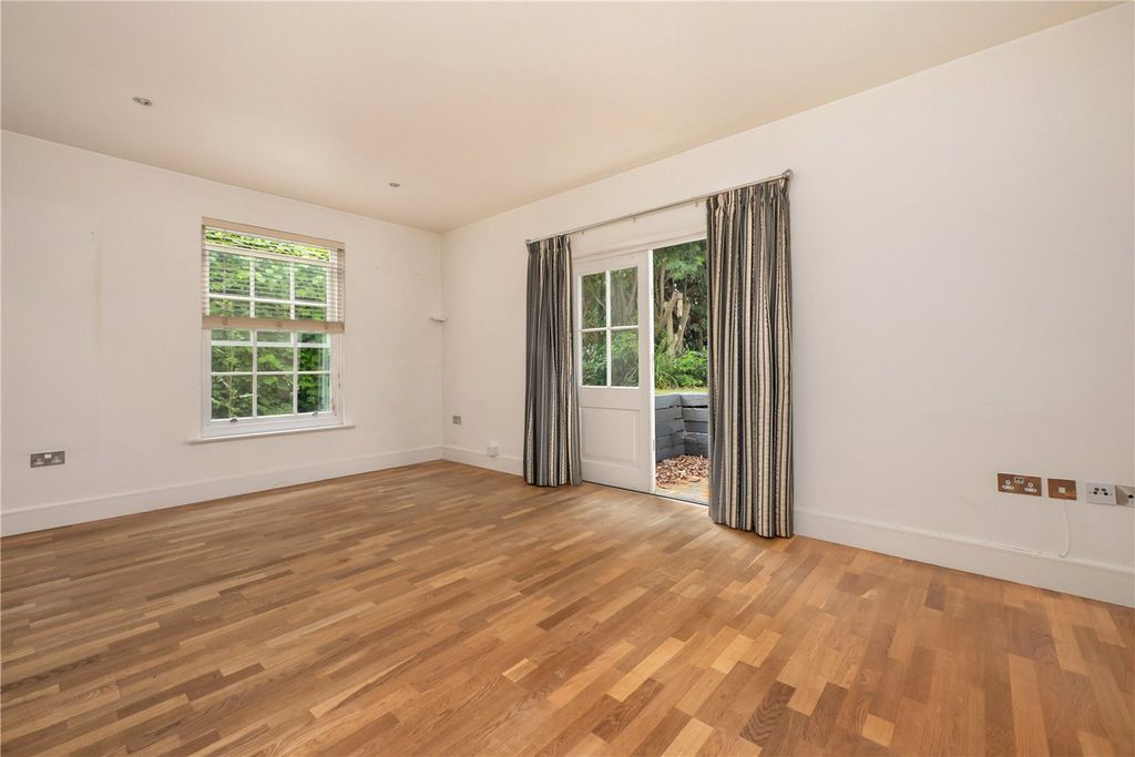 Property photo 2 of 14 Picture No. 06
