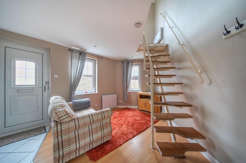 Property photo 2 of 12 1376402-7-690B3F3157112