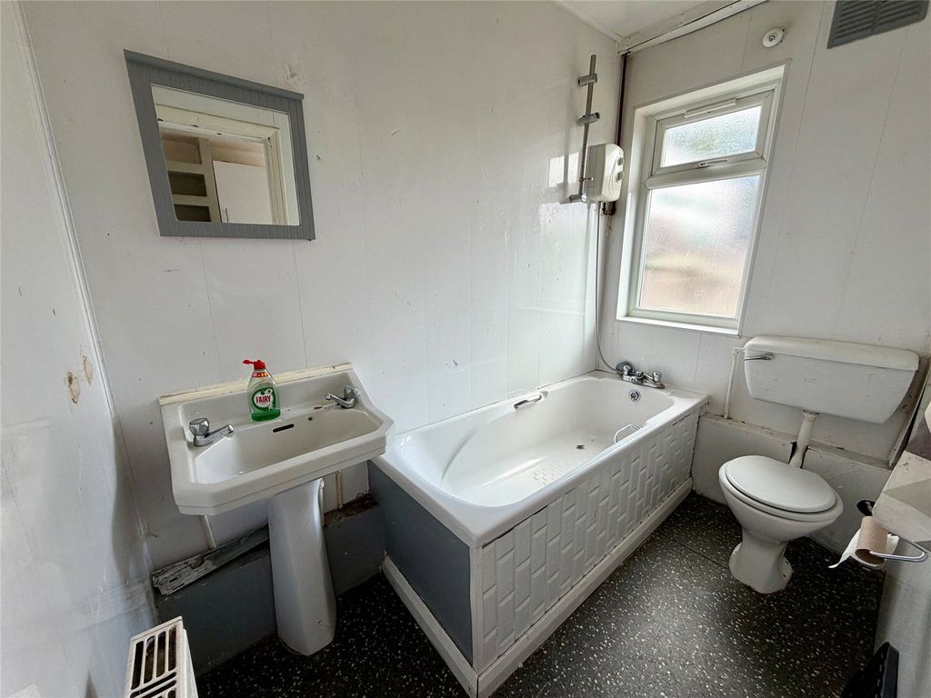 Property photo 3 of 8 Picture No. 06