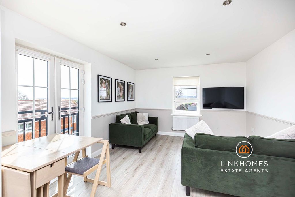 Property photo 3 of 25