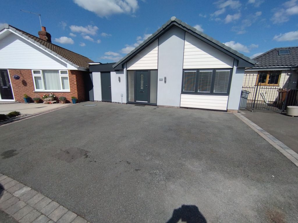 Property photo 1 of 31