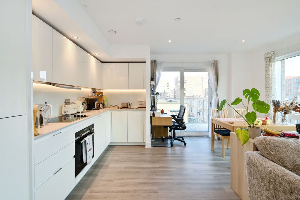 Property photo 2 of 6