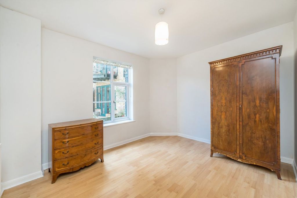 Property photo 3 of 8