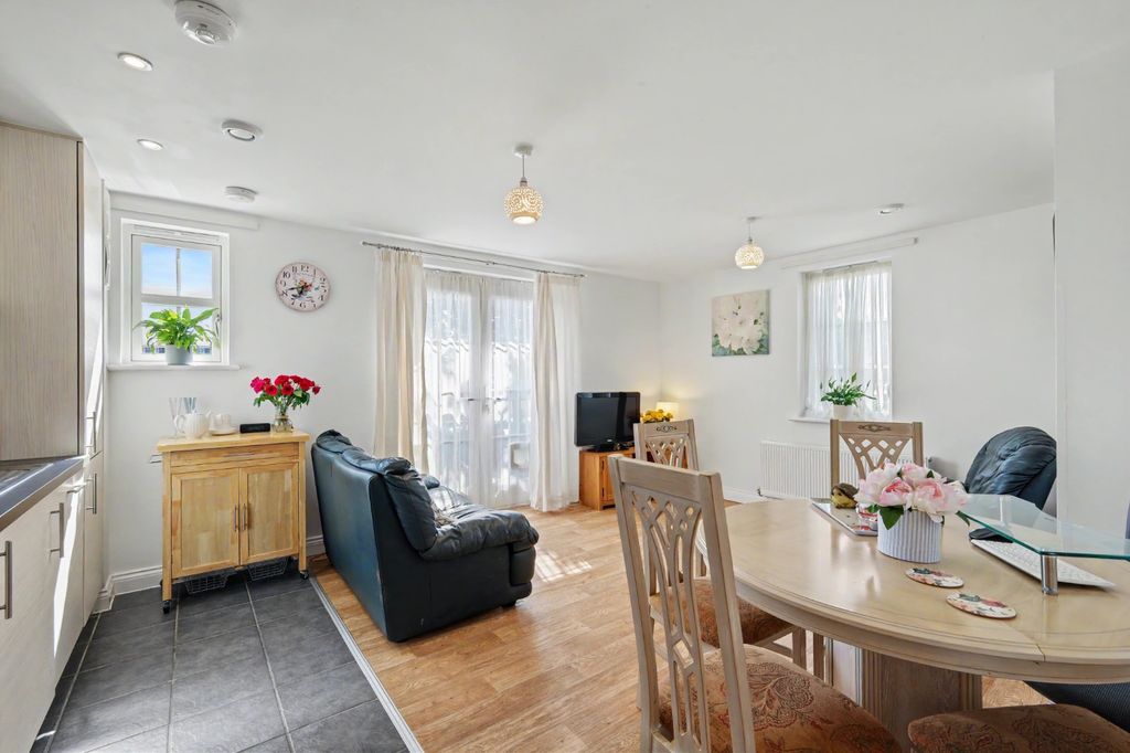 Property photo 2 of 10 5264174