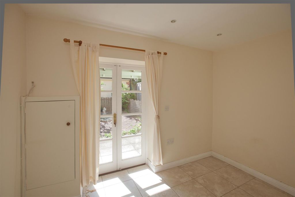 Property photo 3 of 8 A4-6947.Jpg