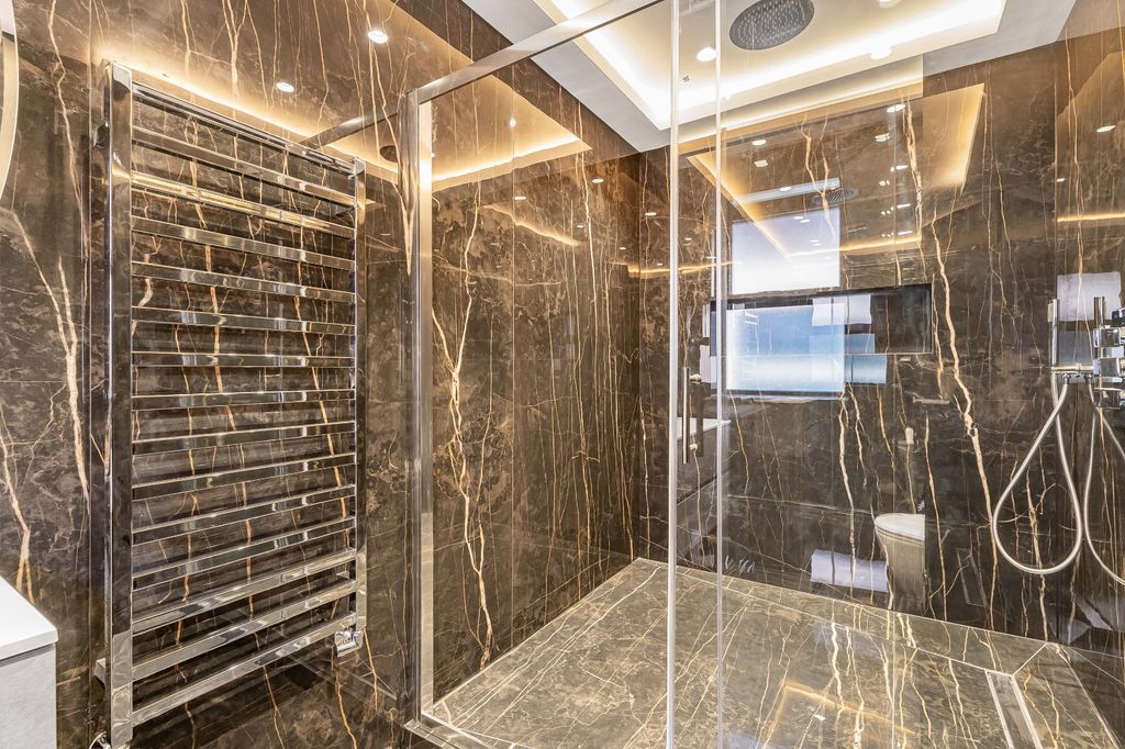 Additional image 30 of 5 bed detached house for salePipers Green Lane, Edgware HA8