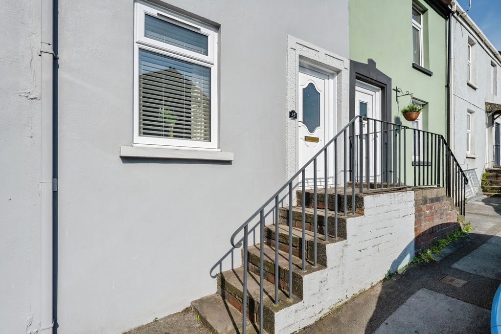 Property photo 2 of 18 Pbox-Img.Jpg