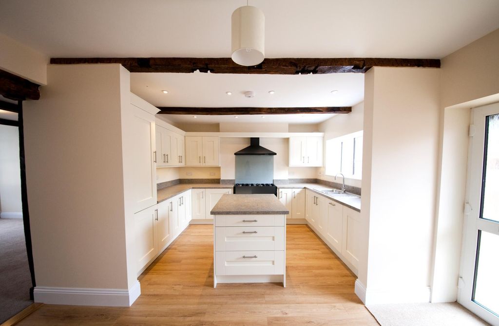 Property photo 2 of 10 Photo 1